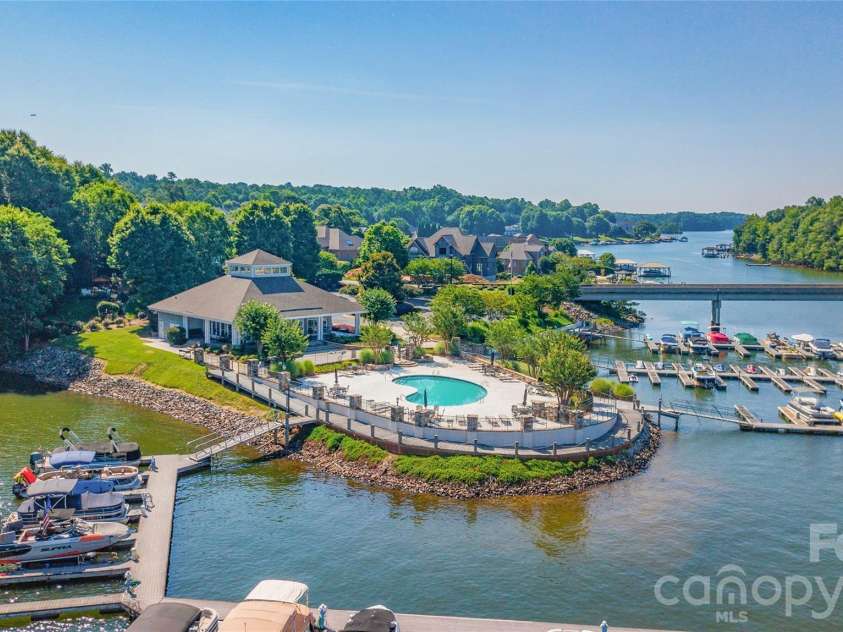 136 Windemere Isle Road, Statesville, NC 28677.  MLS# CAR4362583, YatesRealty ID 29307. 