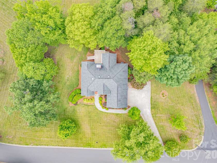 136 Windemere Isle Road, Statesville, NC 28677.  MLS# CAR4362583, YatesRealty ID 29307. 