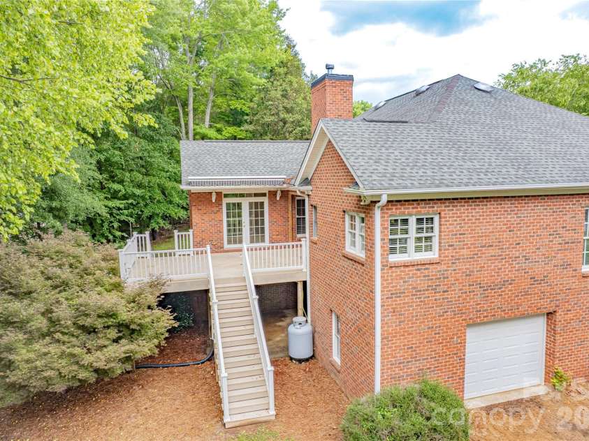 136 Windemere Isle Road, Statesville, NC 28677.  MLS# CAR4362583, YatesRealty ID 29307. 