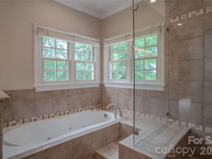 136 Windemere Isle Road, Statesville, NC 28677.  MLS# CAR4362583, YatesRealty ID 29307. 