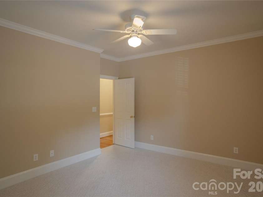 136 Windemere Isle Road, Statesville, NC 28677.  MLS# CAR4362583, YatesRealty ID 29307. 