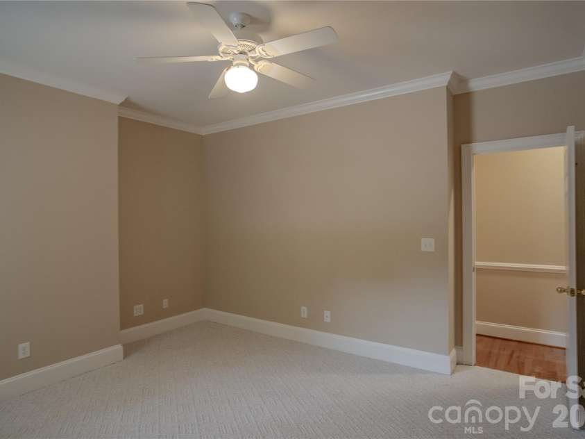 136 Windemere Isle Road, Statesville, NC 28677.  MLS# CAR4362583, YatesRealty ID 29307. 