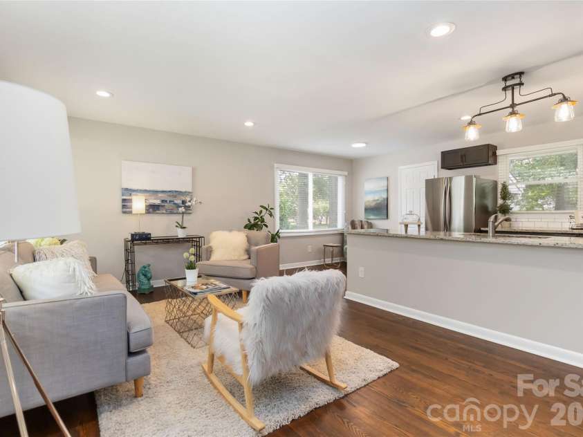 3526 Stonehaven Drive, Charlotte, NC 28215.  MLS# CAR4391236, YatesRealty ID 29308. 