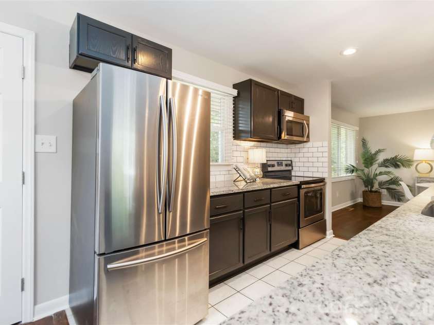 3526 Stonehaven Drive, Charlotte, NC 28215.  MLS# CAR4391236, YatesRealty ID 29308. 