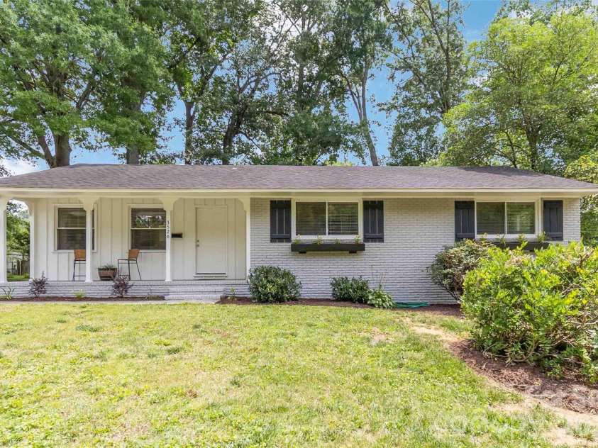 3526 Stonehaven Drive, Charlotte, NC 28215.  MLS# CAR4391236, YatesRealty ID 29308. Front Exterior