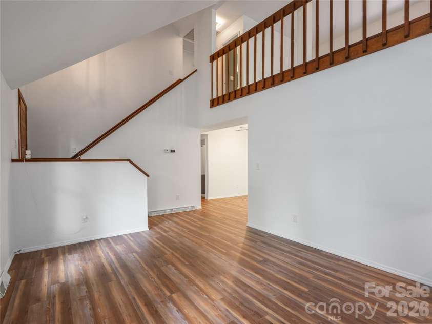 1 Oak Leaf Drive, Fletcher, NC 28732.  MLS# CAR4391386, YatesRealty ID 29309. 