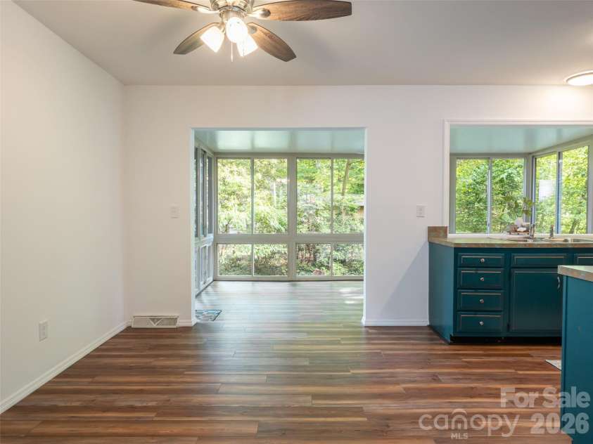 1 Oak Leaf Drive, Fletcher, NC 28732.  MLS# CAR4391386, YatesRealty ID 29309. 
