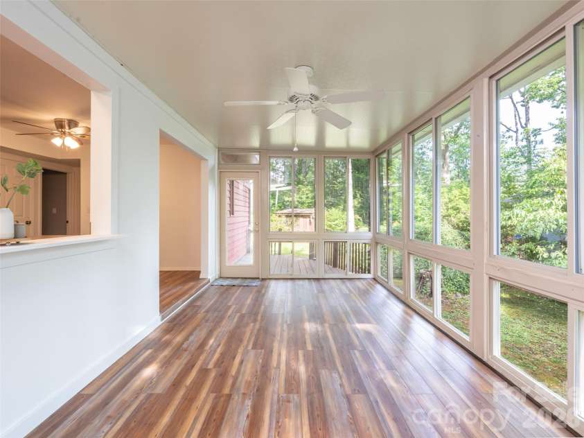 1 Oak Leaf Drive, Fletcher, NC 28732.  MLS# CAR4391386, YatesRealty ID 29309. 