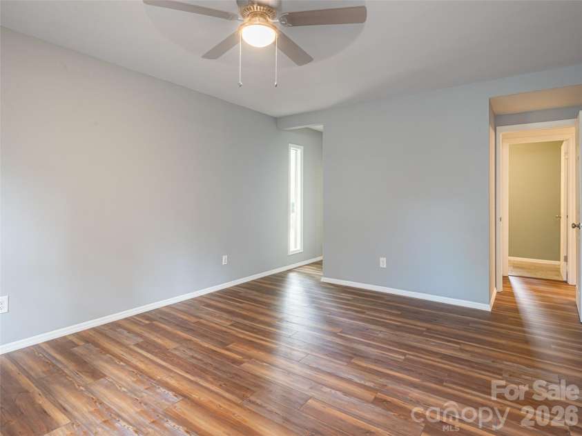 1 Oak Leaf Drive, Fletcher, NC 28732.  MLS# CAR4391386, YatesRealty ID 29309. 