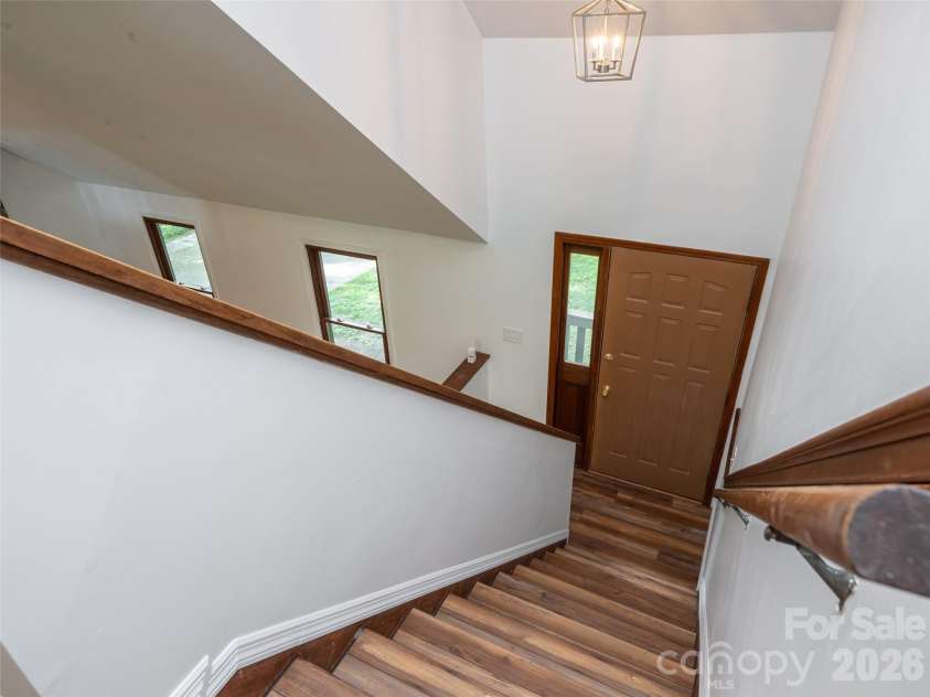 1 Oak Leaf Drive, Fletcher, NC 28732.  MLS# CAR4391386, YatesRealty ID 29309. 