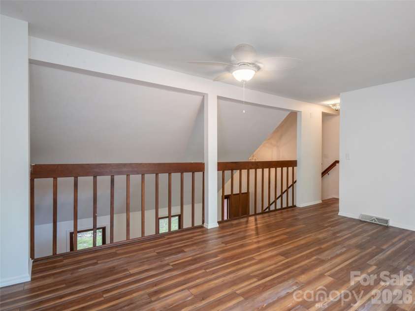 1 Oak Leaf Drive, Fletcher, NC 28732.  MLS# CAR4391386, YatesRealty ID 29309. 
