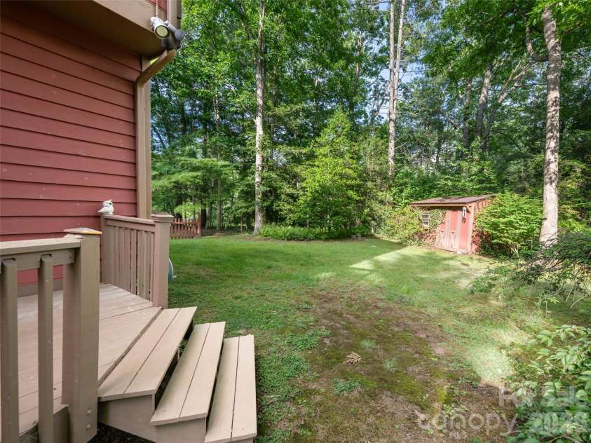 1 Oak Leaf Drive, Fletcher, NC 28732.  MLS# CAR4391386, YatesRealty ID 29309. 