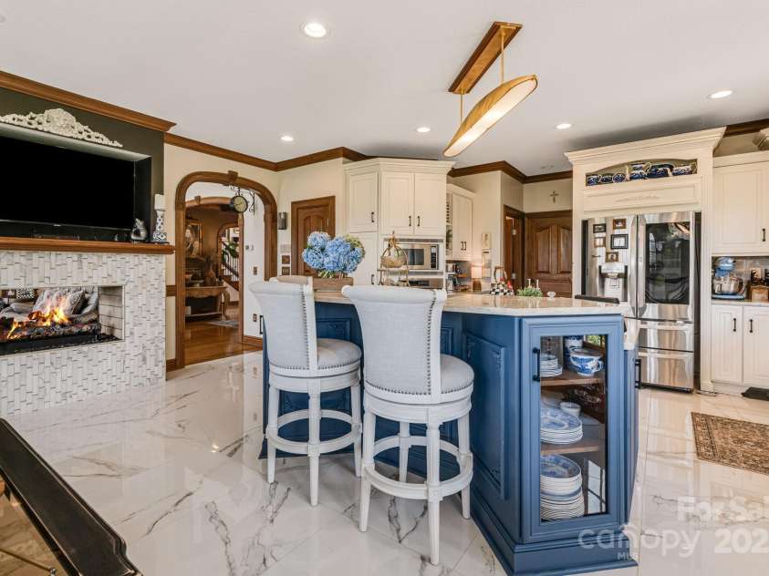 76 Bradford Vista, Fletcher, NC 28732.  MLS# CAR4279967, YatesRealty ID 29309. 