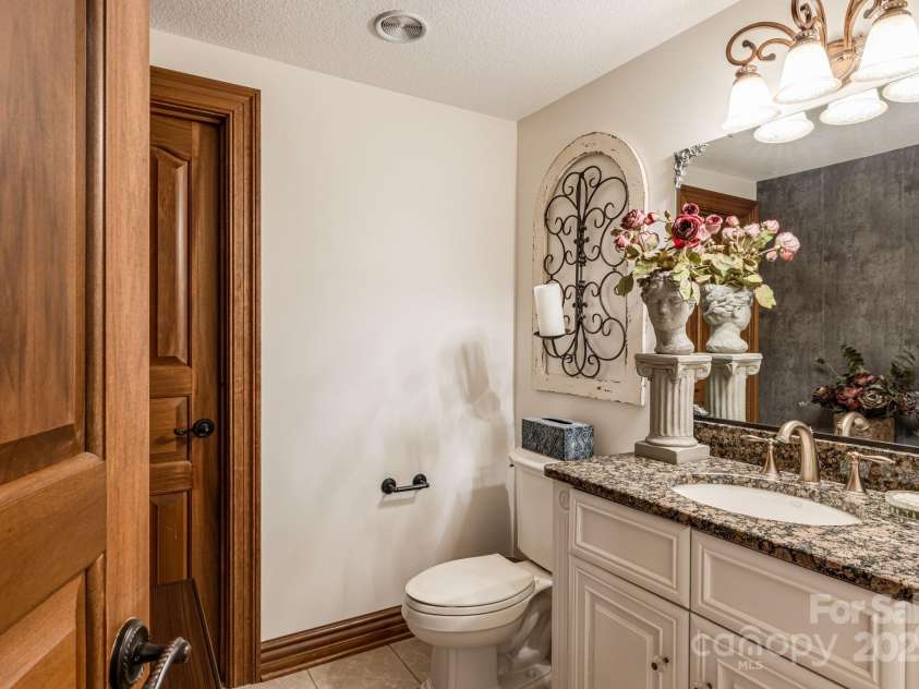 76 Bradford Vista, Fletcher, NC 28732.  MLS# CAR4279967, YatesRealty ID 29309. 