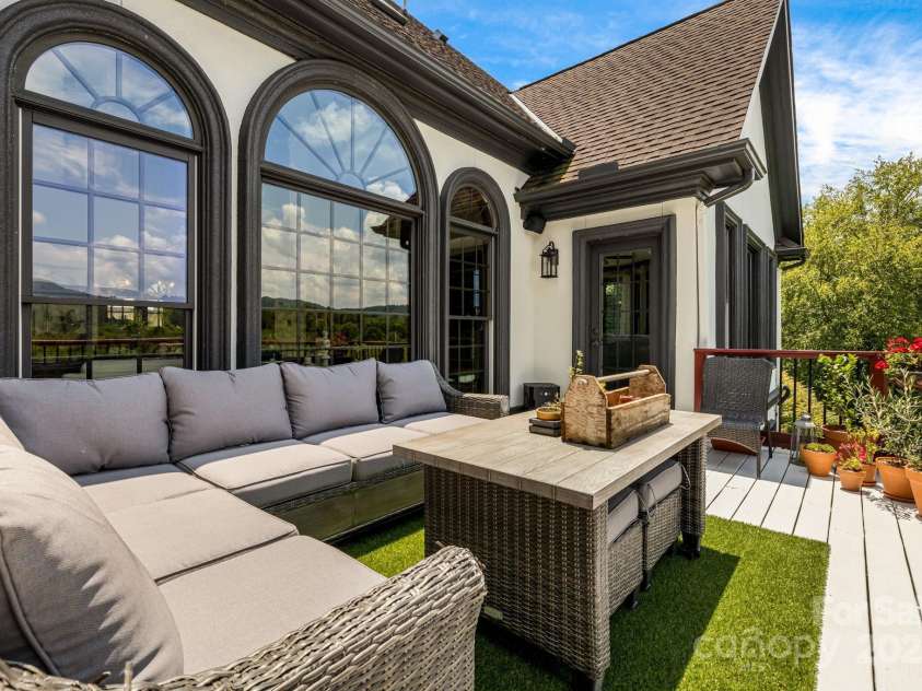 76 Bradford Vista, Fletcher, NC 28732.  MLS# CAR4279967, YatesRealty ID 29309. 