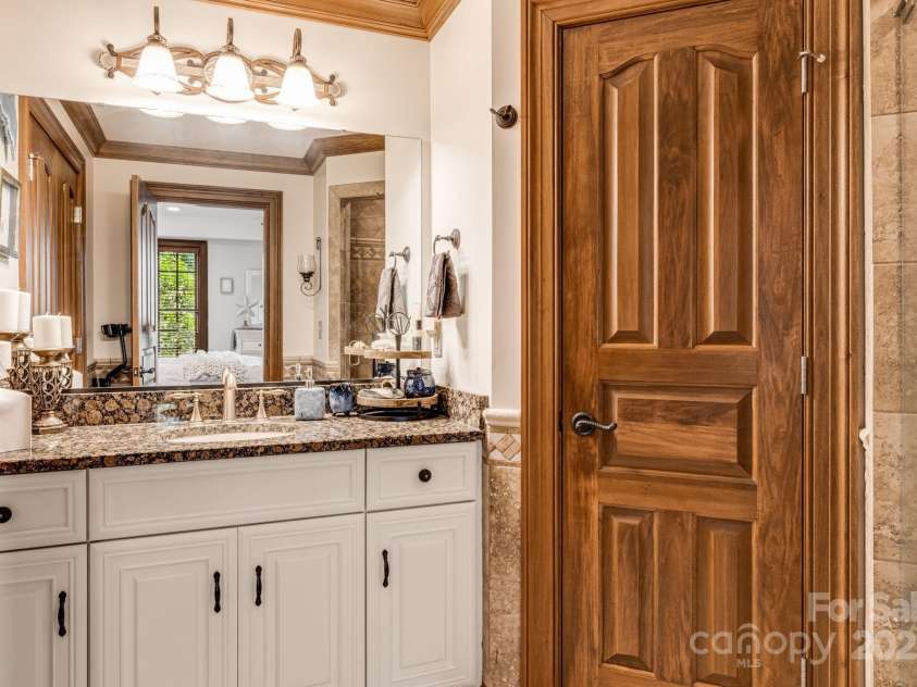 76 Bradford Vista, Fletcher, NC 28732.  MLS# CAR4279967, YatesRealty ID 29309. Bathroom for Bedroom 2