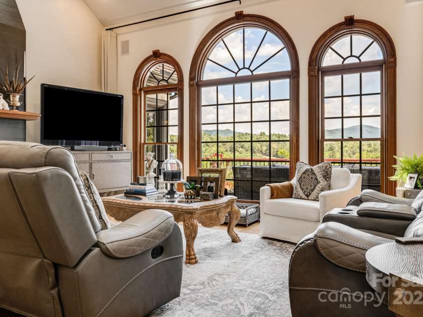 76 Bradford Vista, Fletcher, NC 28732.  MLS# CAR4279967, YatesRealty ID 29309. Mountain Views