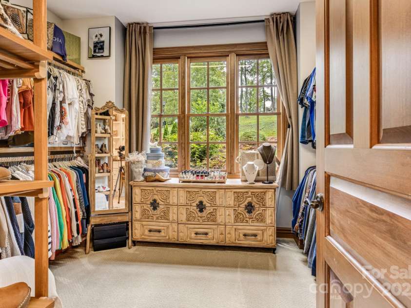 76 Bradford Vista, Fletcher, NC 28732.  MLS# CAR4279967, YatesRealty ID 29309. Primary Walk in closet