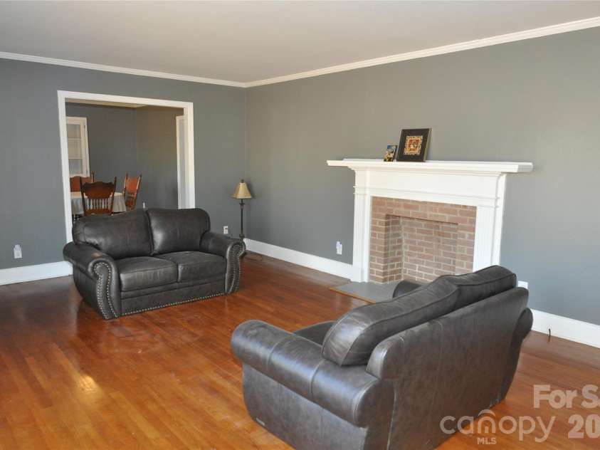 109 Shamrock Drive, Chester, SC 29706.  MLS# CAR4342037, YatesRealty ID 2931. 