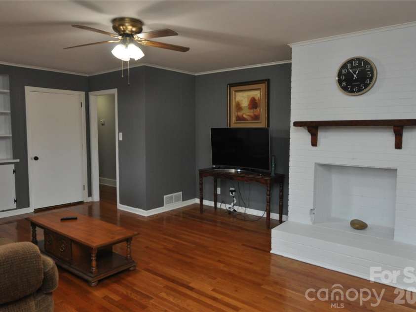 109 Shamrock Drive, Chester, SC 29706.  MLS# CAR4342037, YatesRealty ID 2931. 