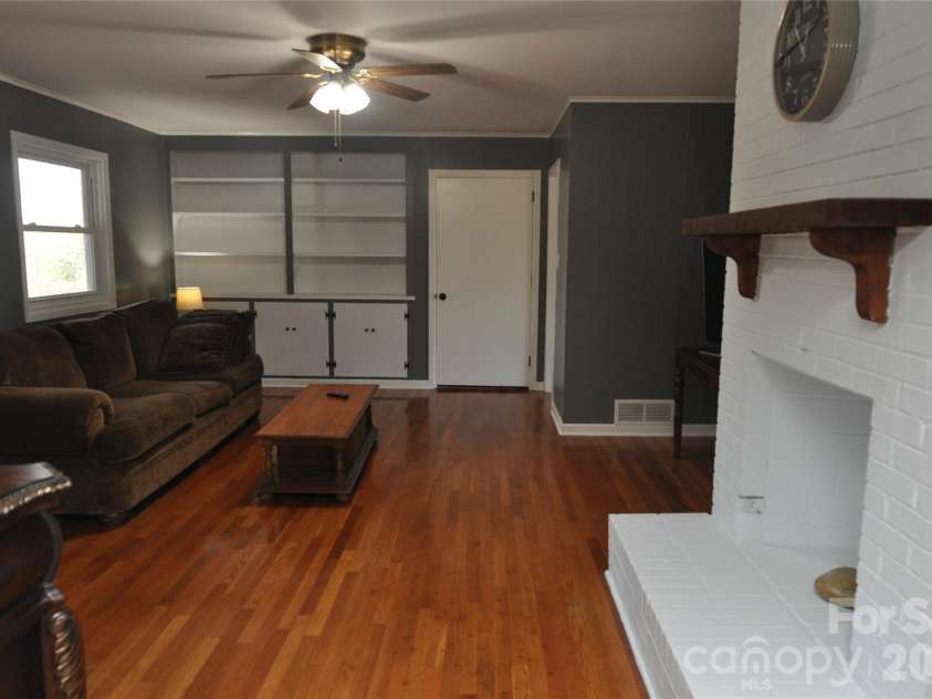 109 Shamrock Drive, Chester, SC 29706.  MLS# CAR4342037, YatesRealty ID 2931. 