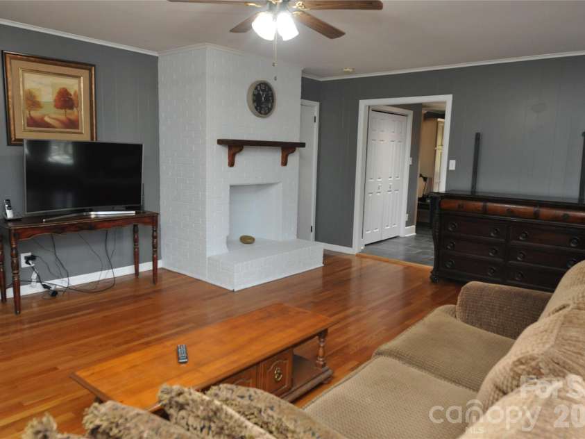 109 Shamrock Drive, Chester, SC 29706.  MLS# CAR4342037, YatesRealty ID 2931. 