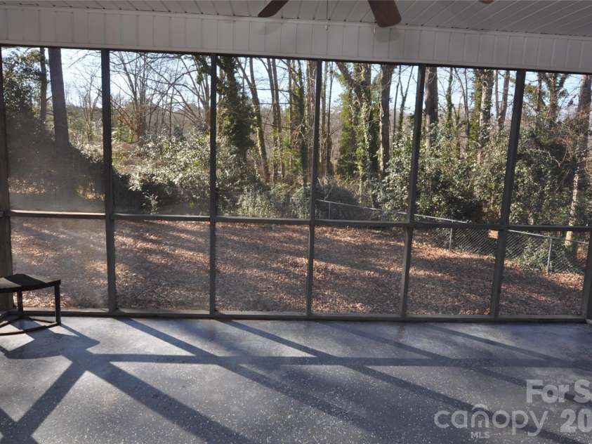 109 Shamrock Drive, Chester, SC 29706.  MLS# CAR4342037, YatesRealty ID 2931. 
