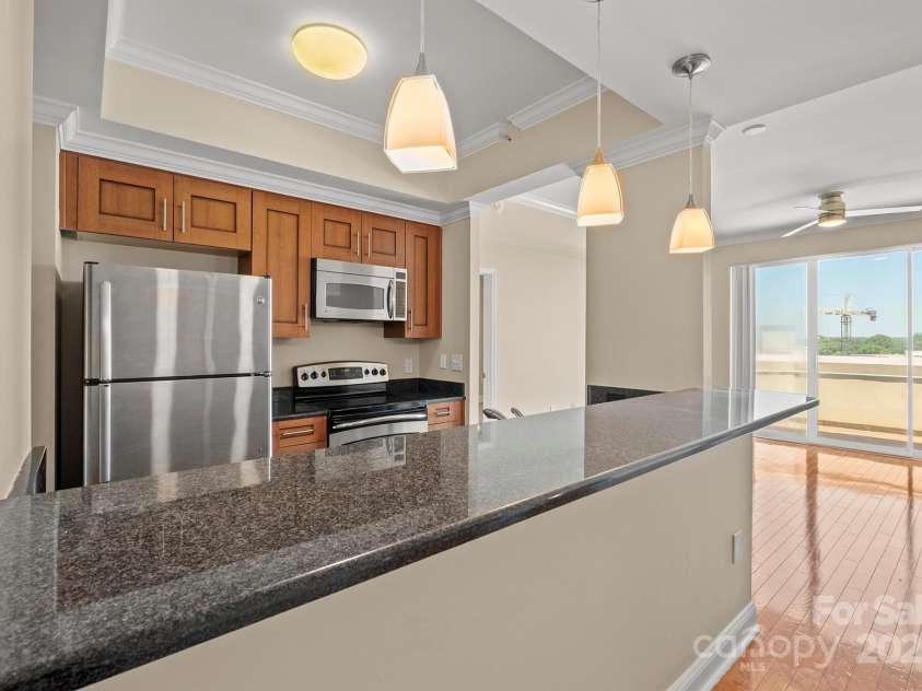 300 5th Street, Charlotte, NC 28202.  MLS# CAR4264363, YatesRealty ID 2931. 