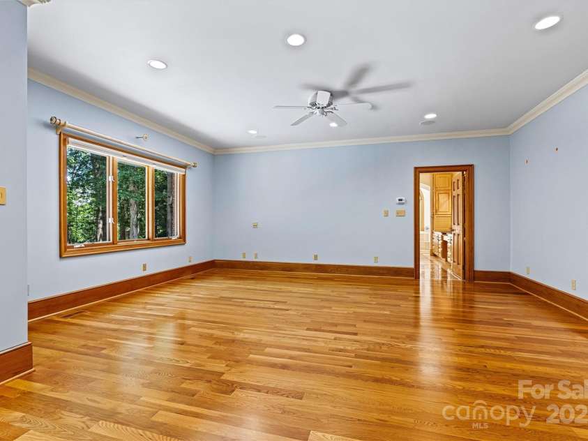 1043 Rolling Green Drive, Newton, NC 28658.  MLS# CAR4284438, YatesRealty ID 29310. 