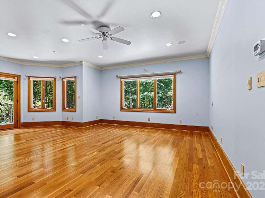 1043 Rolling Green Drive, Newton, NC 28658.  MLS# CAR4284438, YatesRealty ID 29310. 