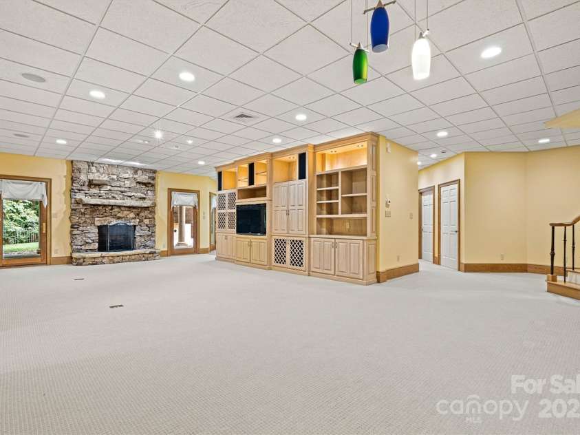 1043 Rolling Green Drive, Newton, NC 28658.  MLS# CAR4284438, YatesRealty ID 29310. 