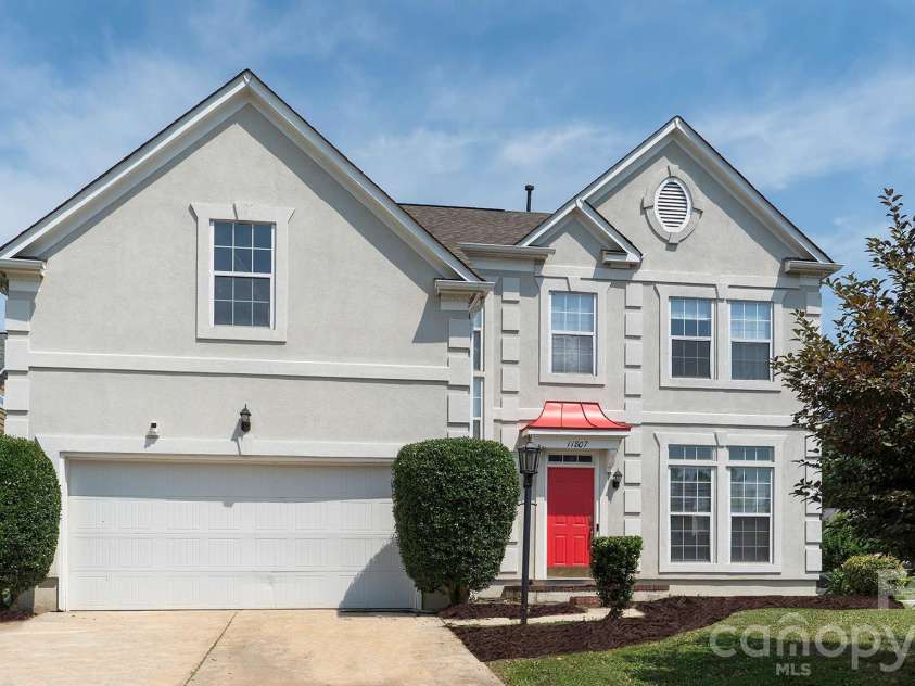 11807 Song Sparrow Lane, Charlotte, NC 28269.  MLS# CAR4391821, YatesRealty ID 29310. 