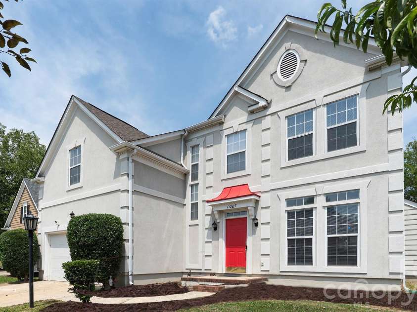 11807 Song Sparrow Lane, Charlotte, NC 28269.  MLS# CAR4391821, YatesRealty ID 29310. 