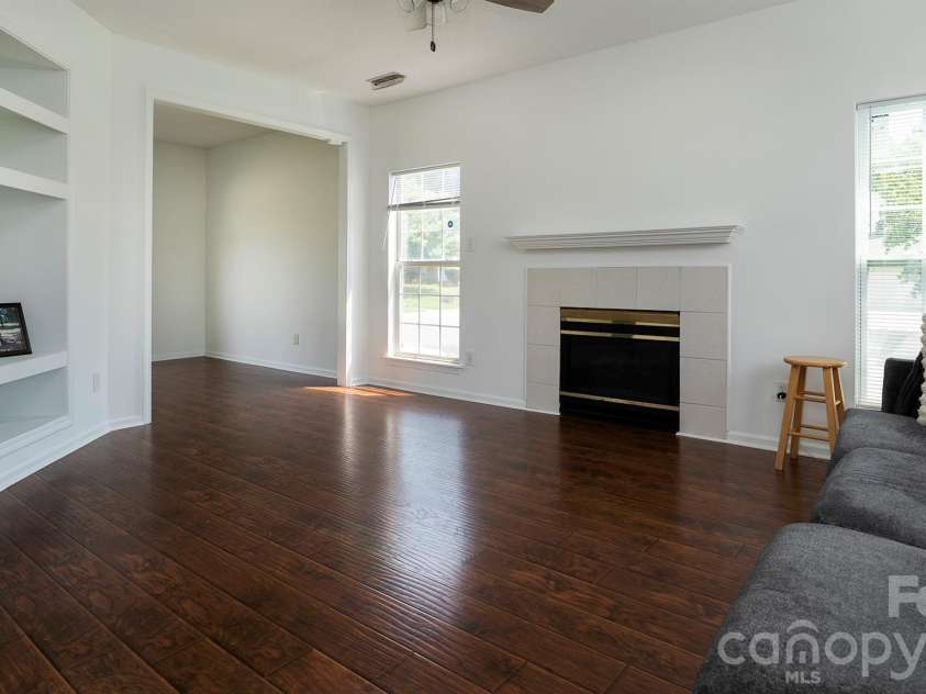 11807 Song Sparrow Lane, Charlotte, NC 28269.  MLS# CAR4391821, YatesRealty ID 29310. 