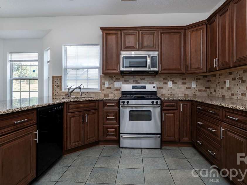 11807 Song Sparrow Lane, Charlotte, NC 28269.  MLS# CAR4391821, YatesRealty ID 29310. 