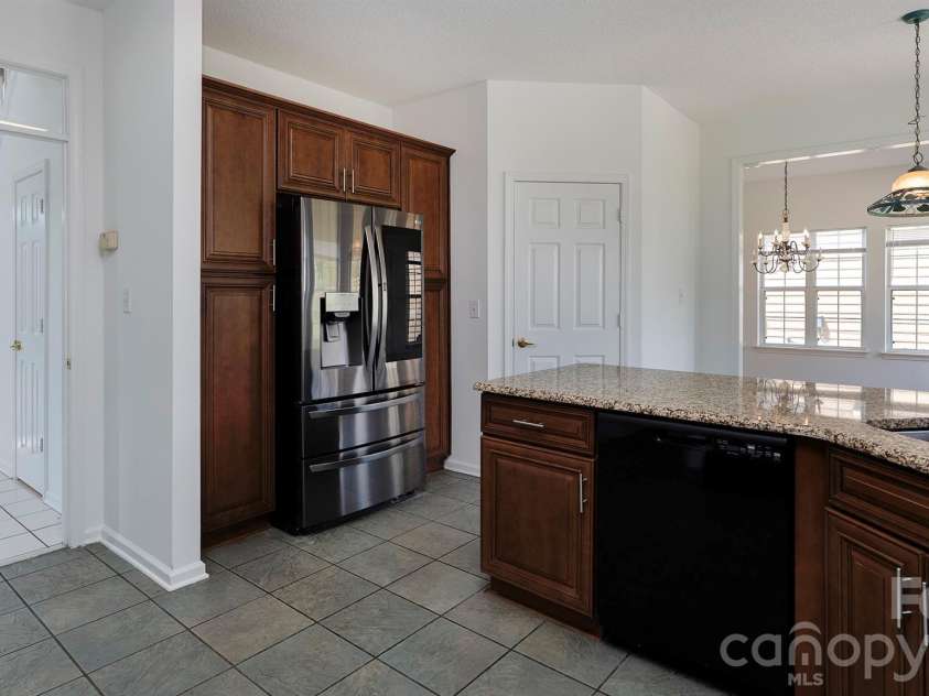 11807 Song Sparrow Lane, Charlotte, NC 28269.  MLS# CAR4391821, YatesRealty ID 29310. 