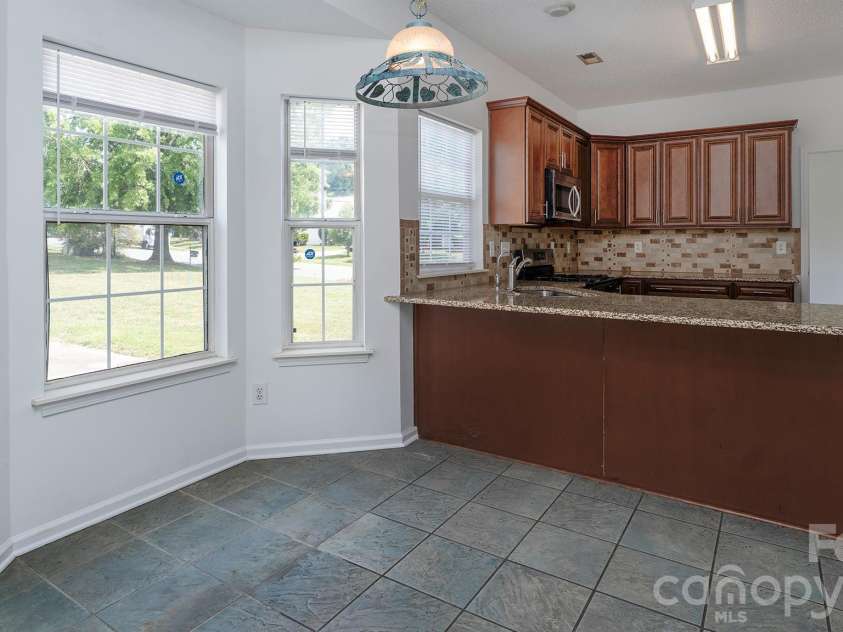 11807 Song Sparrow Lane, Charlotte, NC 28269.  MLS# CAR4391821, YatesRealty ID 29310. 