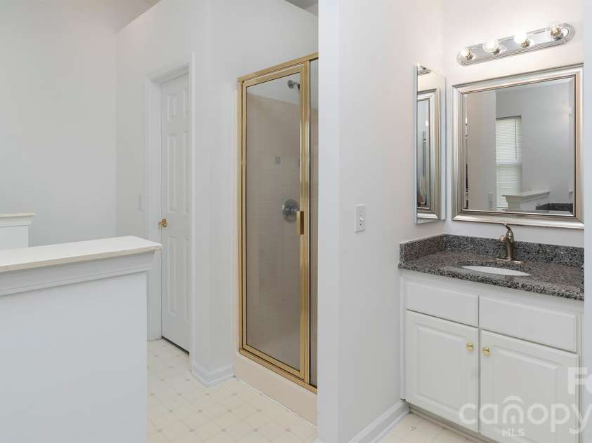 11807 Song Sparrow Lane, Charlotte, NC 28269.  MLS# CAR4391821, YatesRealty ID 29310. 