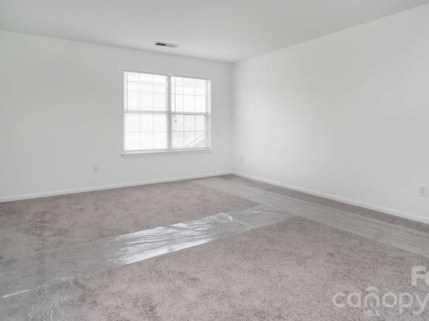 11807 Song Sparrow Lane, Charlotte, NC 28269.  MLS# CAR4391821, YatesRealty ID 29310. 