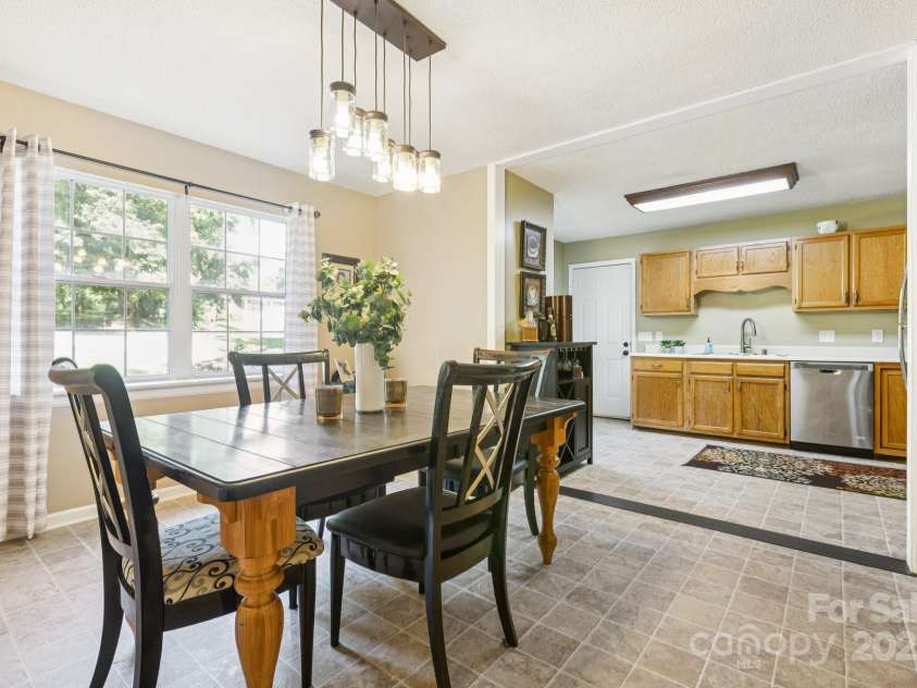 125 Mills Forest Lane, Mooresville, NC 28117.  MLS# CAR4284416, YatesRealty ID 29311. 
