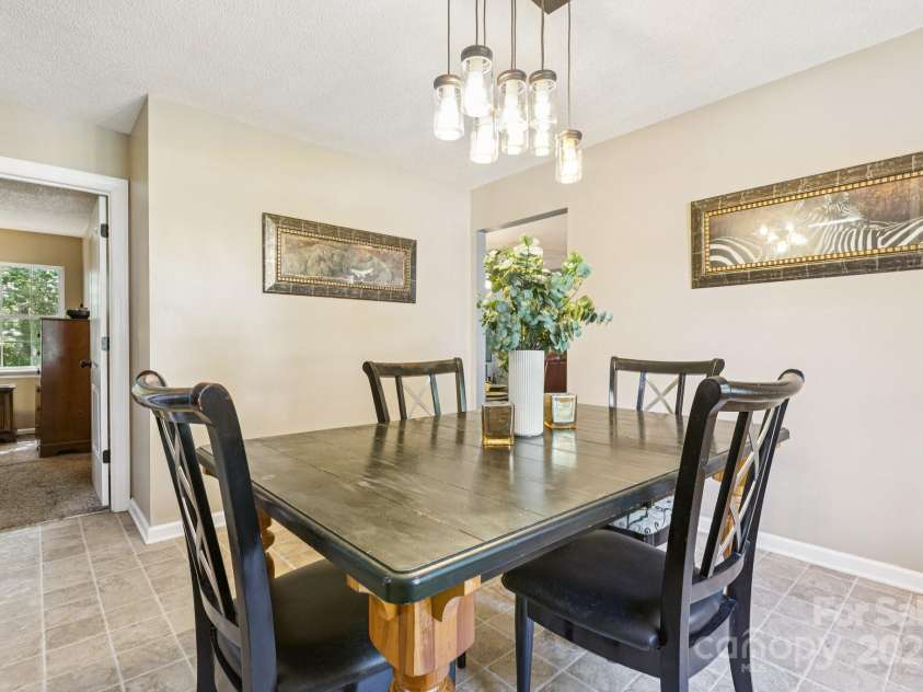 125 Mills Forest Lane, Mooresville, NC 28117.  MLS# CAR4284416, YatesRealty ID 29311. 