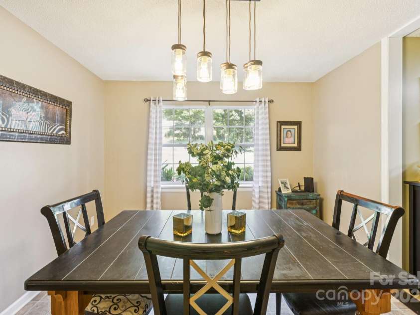 125 Mills Forest Lane, Mooresville, NC 28117.  MLS# CAR4284416, YatesRealty ID 29311. 