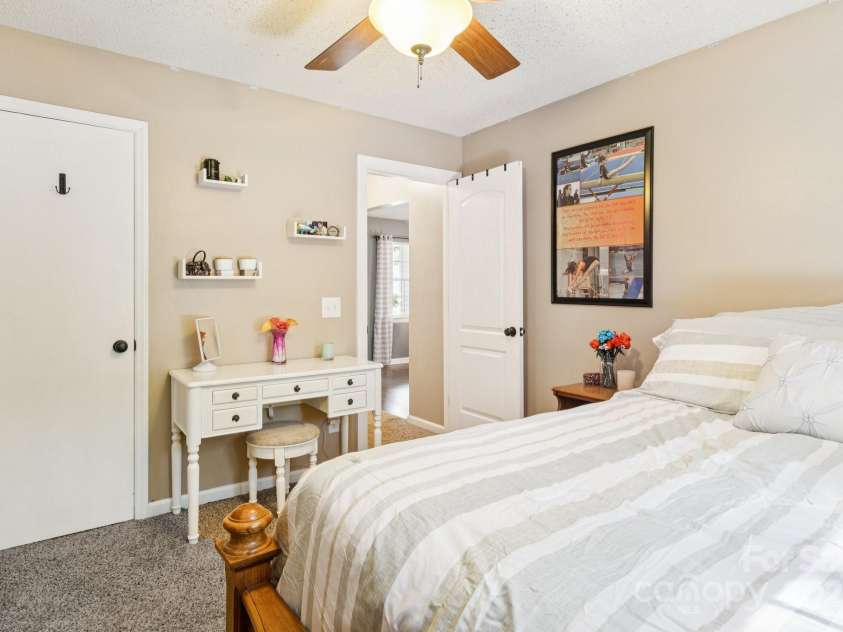 125 Mills Forest Lane, Mooresville, NC 28117.  MLS# CAR4284416, YatesRealty ID 29311. 