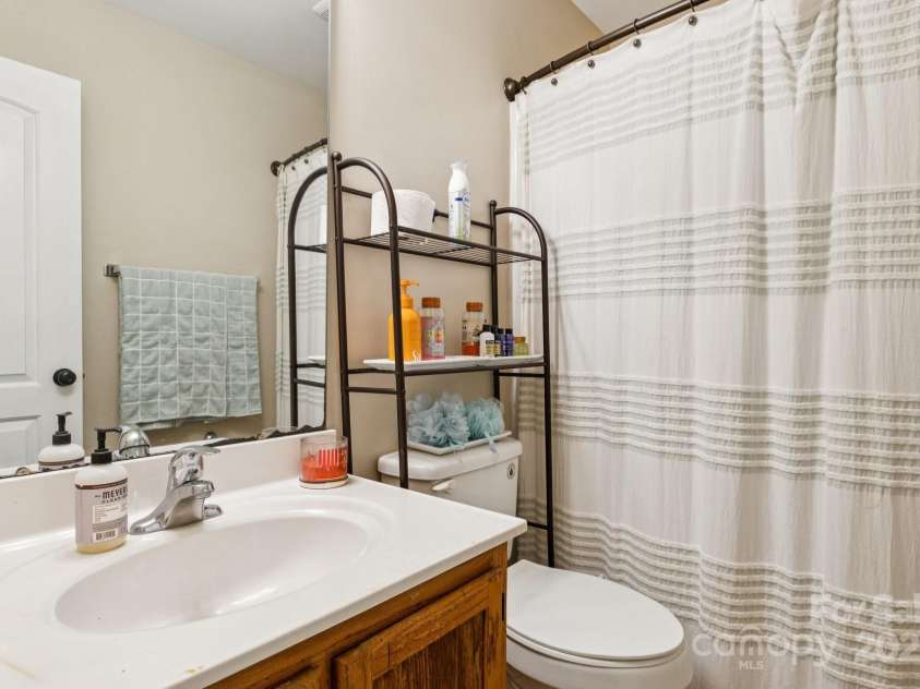125 Mills Forest Lane, Mooresville, NC 28117.  MLS# CAR4284416, YatesRealty ID 29311. 