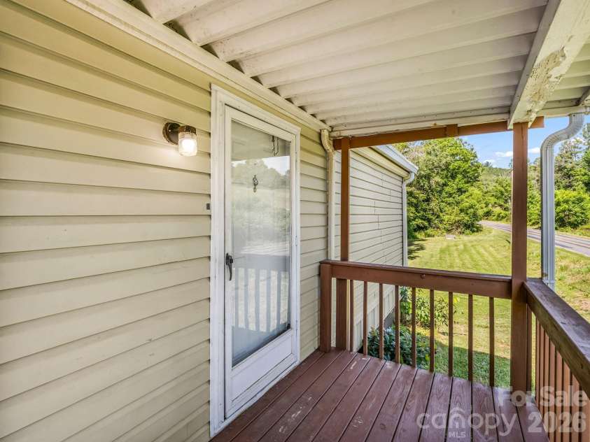 8 Don Felmet Road, Leicester, NC 28748.  MLS# CAR4390735, YatesRealty ID 29311. 