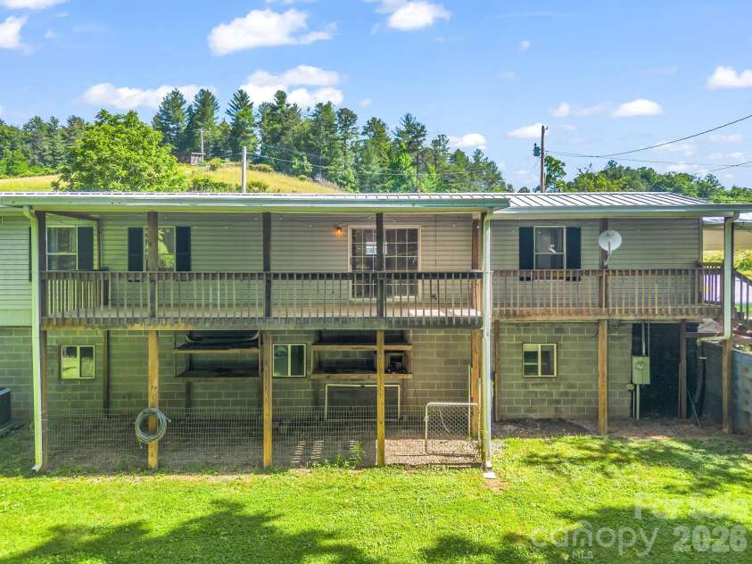 8 Don Felmet Road, Leicester, NC 28748.  MLS# CAR4390735, YatesRealty ID 29311. 