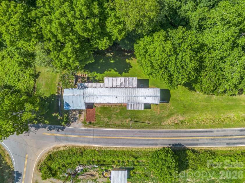 8 Don Felmet Road, Leicester, NC 28748.  MLS# CAR4390735, YatesRealty ID 29311. 