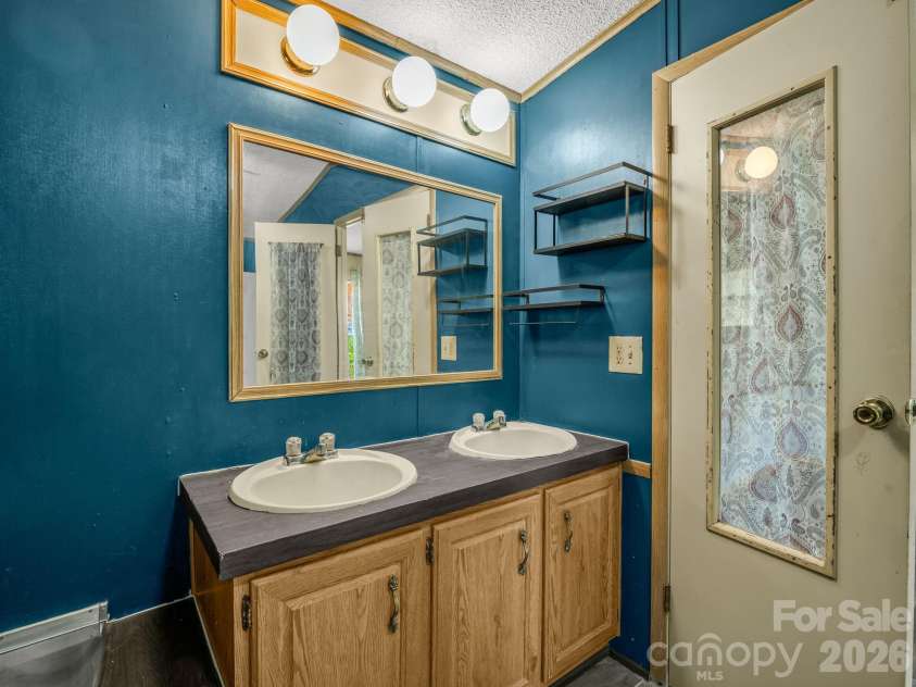 8 Don Felmet Road, Leicester, NC 28748.  MLS# CAR4390735, YatesRealty ID 29311. 