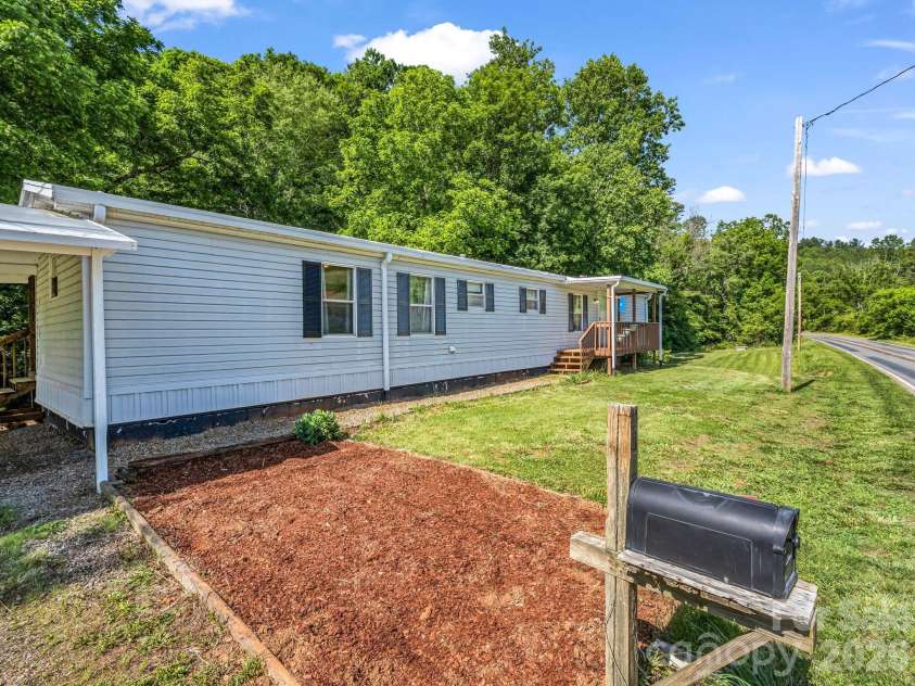 8 Don Felmet Road, Leicester, NC 28748.  MLS# CAR4390735, YatesRealty ID 29311. 