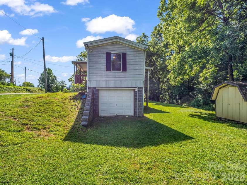 8 Don Felmet Road, Leicester, NC 28748.  MLS# CAR4390735, YatesRealty ID 29311. 
